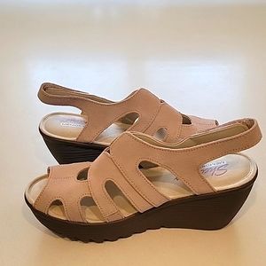 Skechers Stylin' wedge suede sandal